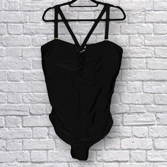 Yonique Plus Size One Piece Tummy Control Swimsuit - Picture 3 of 7